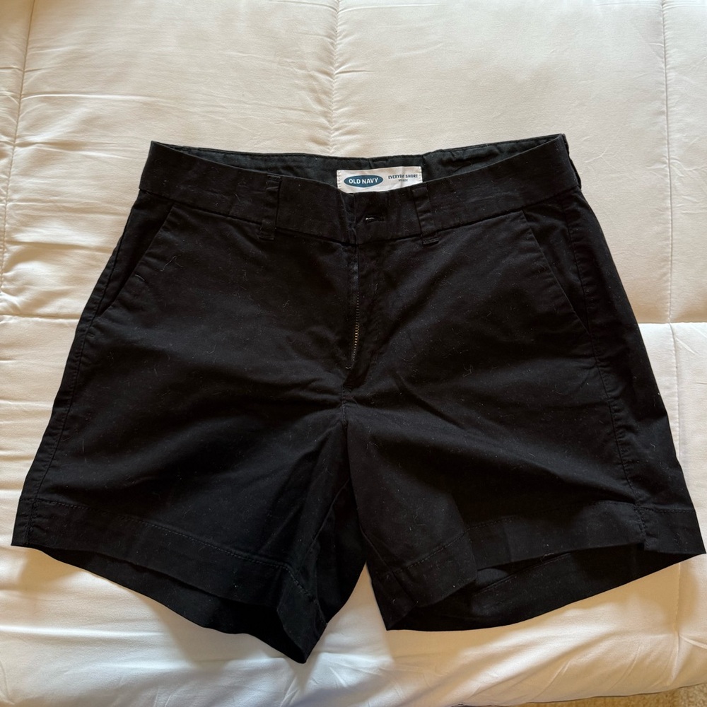 Old Navy Everyday Shorts Mid Rise
